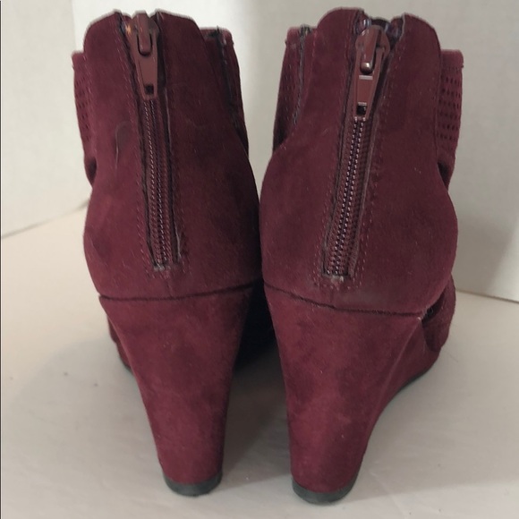 DV8 Cabernet sueded sandals - Picture 2 of 4